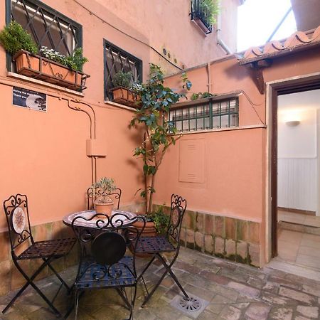 Lovely With Garden In Vatican Museums Trastevere Apartment Rome Exterior photo